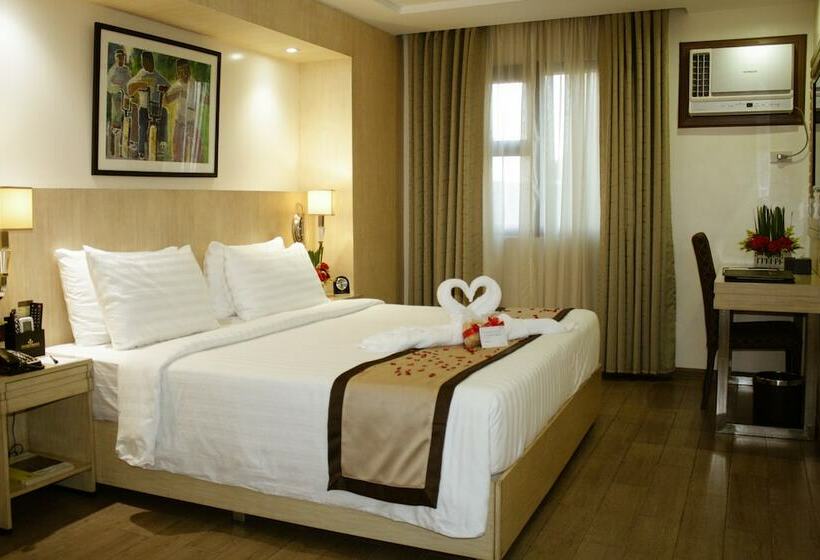 Golden Prince Hotel & Suites