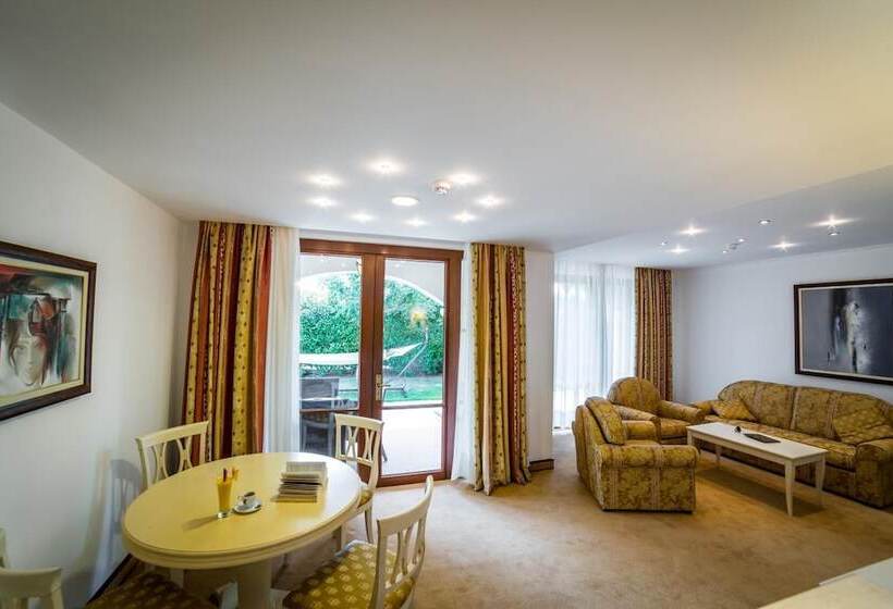 Helena Vip Villas And Suites