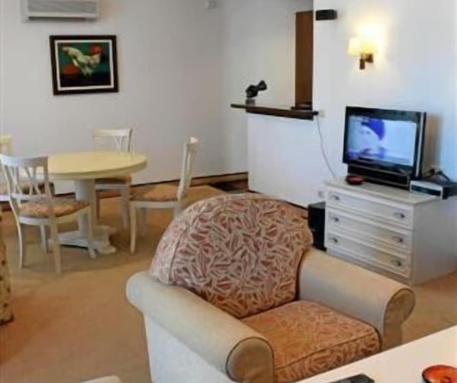 Helena Vip Villas And Suites