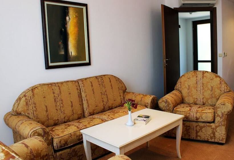 Helena Vip Villas And Suites