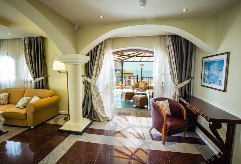 Helena Vip Villas And Suites