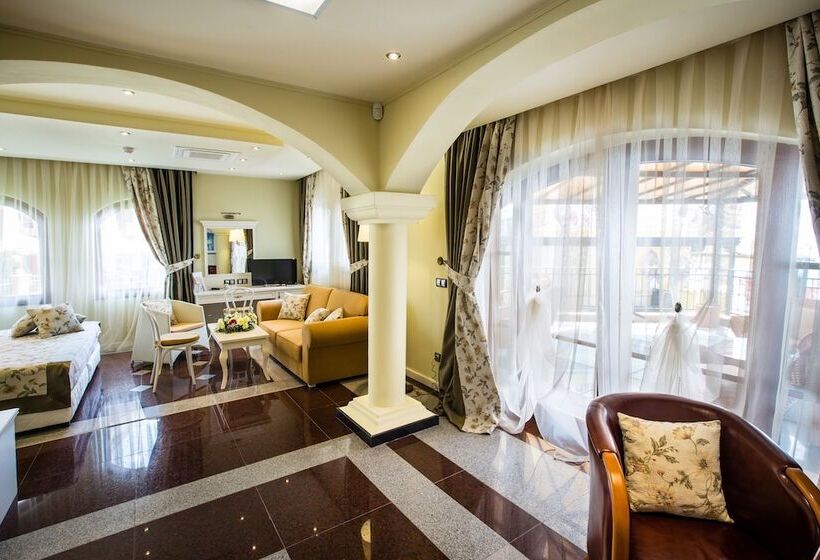 Helena Vip Villas And Suites