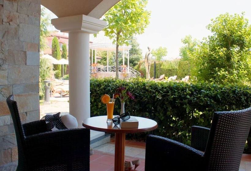 Helena Vip Villas And Suites