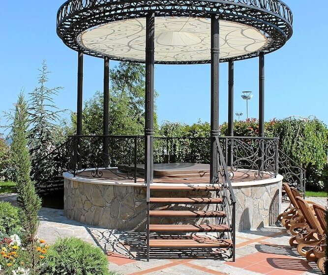 Helena Vip Villas And Suites