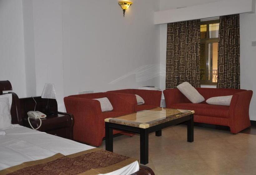 هتل Biraj International