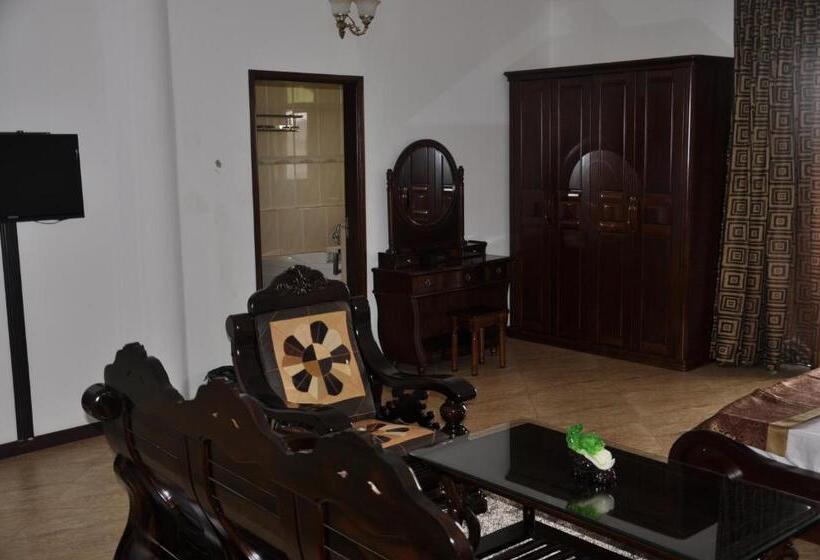 هتل Biraj International