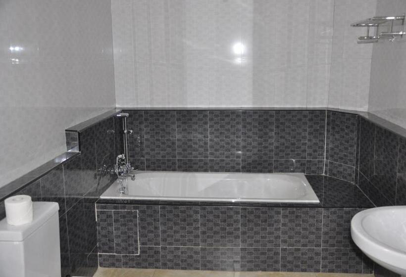 هتل Biraj International