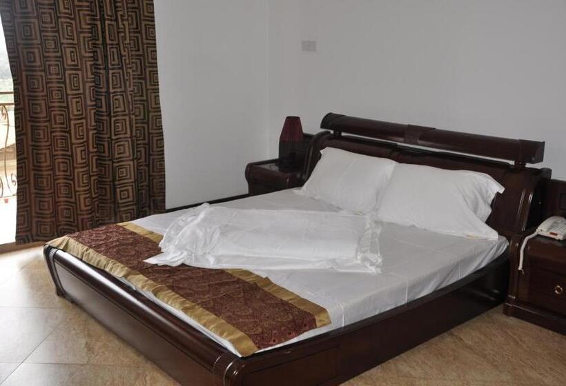 هتل Biraj International