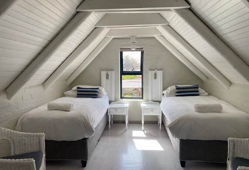 ホテル Blue Bay Lodge