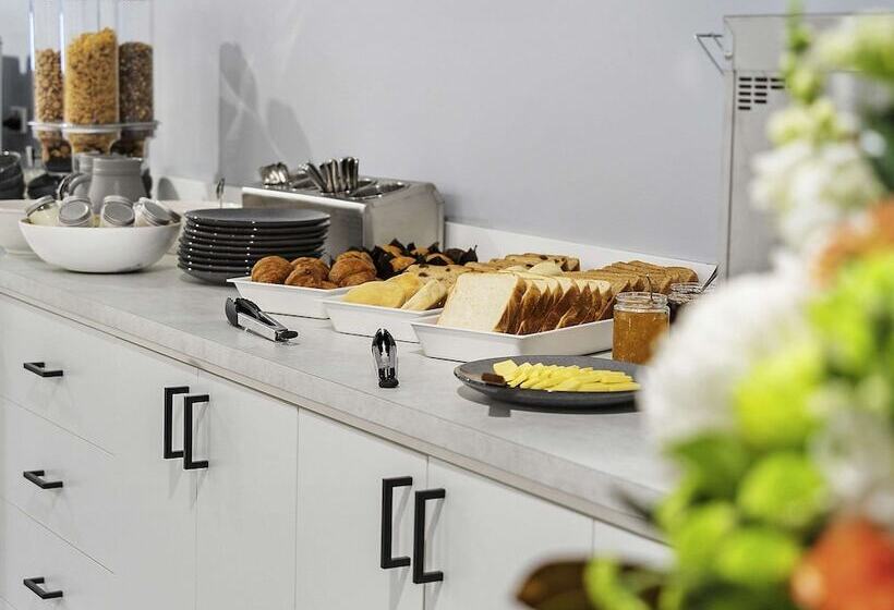 هتل Breakfree On Broadway Sydney, An Accor