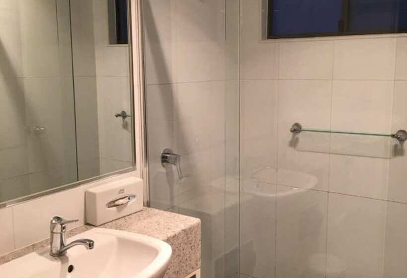 Отель Caloundra Waterfront Holiday Park