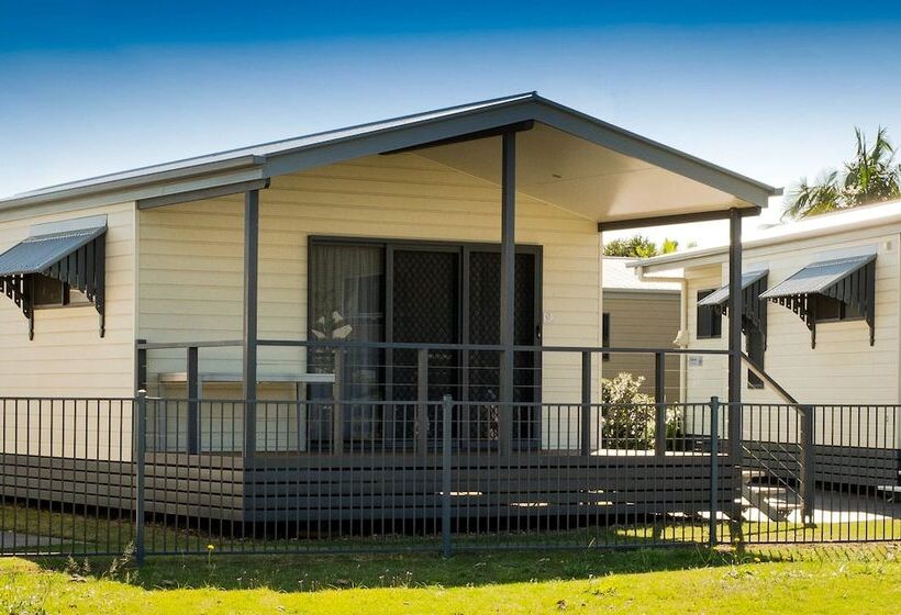 Отель Caloundra Waterfront Holiday Park