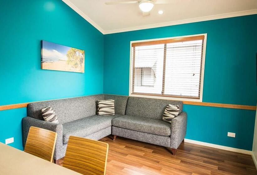 Отель Caloundra Waterfront Holiday Park