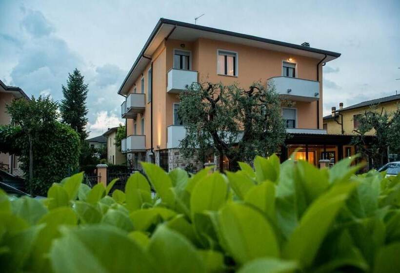 Отель Fiordaliso