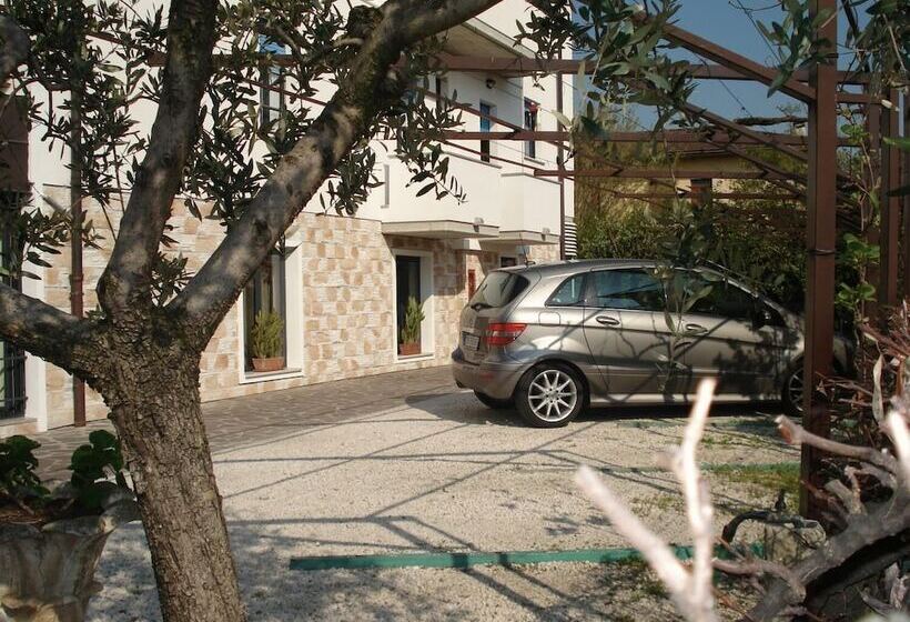 Отель Fiordaliso