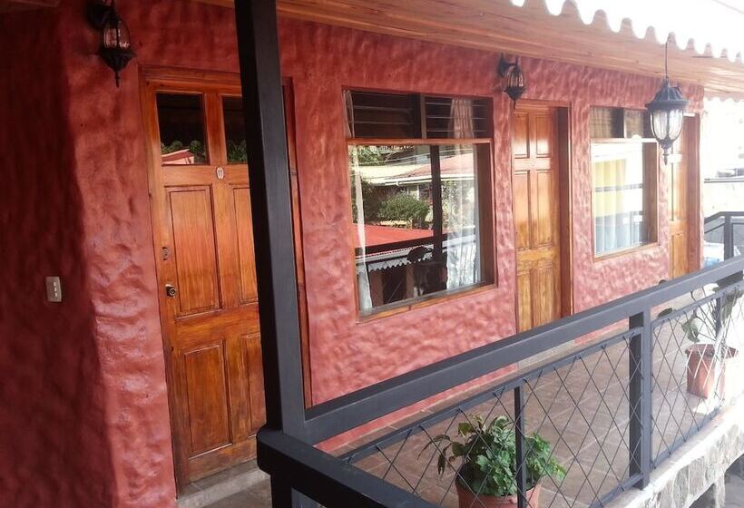 בית מלון כפרי Forest Dreams Manakin