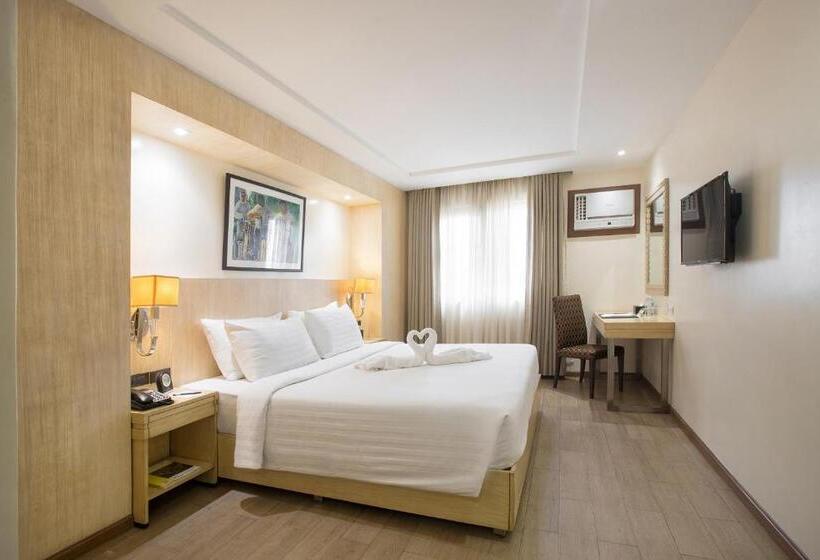 Golden Prince Hotel & Suites