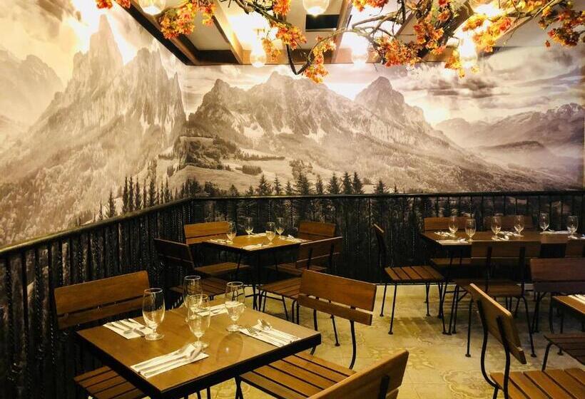 Golden Prince Hotel & Suites