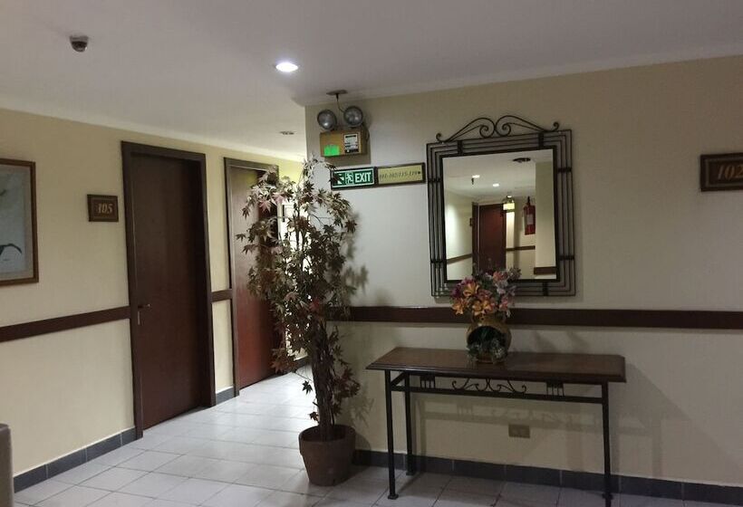 Отель Golden Valley