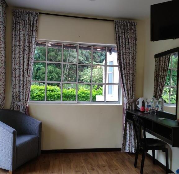 בית מלון כפרי Hillview Inn