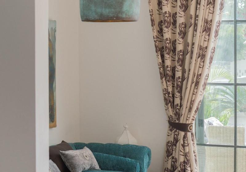 Hotel Latitude 15 Degrees