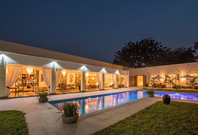 Hotel Latitude 15 Degrees