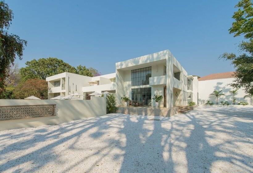 Hotel Latitude 15 Degrees