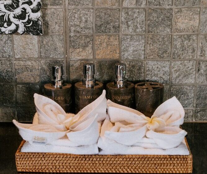 בית מלון כפרי The Sakara Villa Ubud