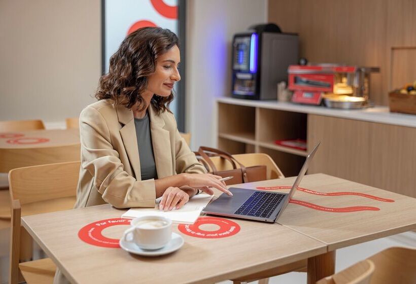 Moov Hotel Porto Norte