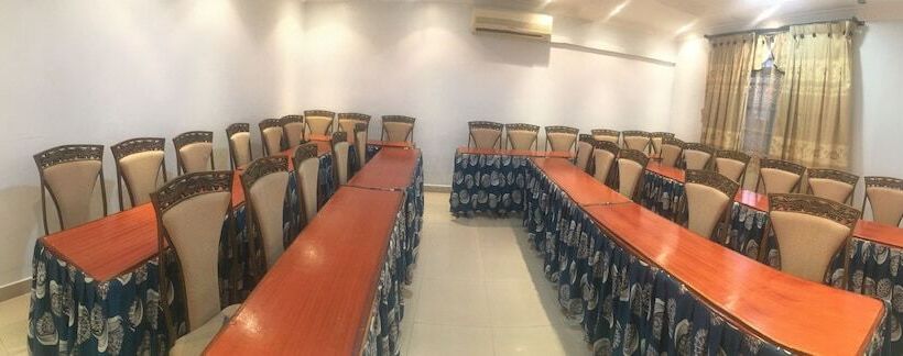 هتل Natron Palace