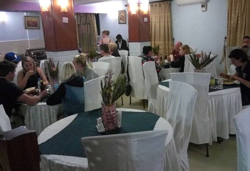 هتل Natron Palace