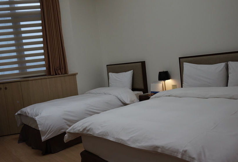 בית מלון כפרי Residence & U