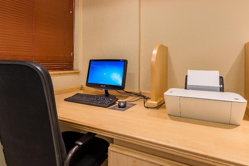 호텔 Road Lodge Bloemfontein Airport