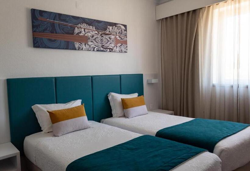 ホテル Santa Cecília