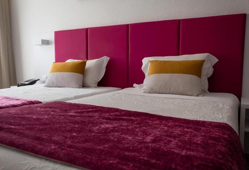 ホテル Santa Cecília