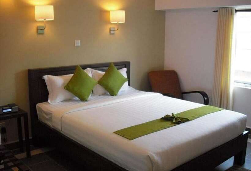 فندق The Columns