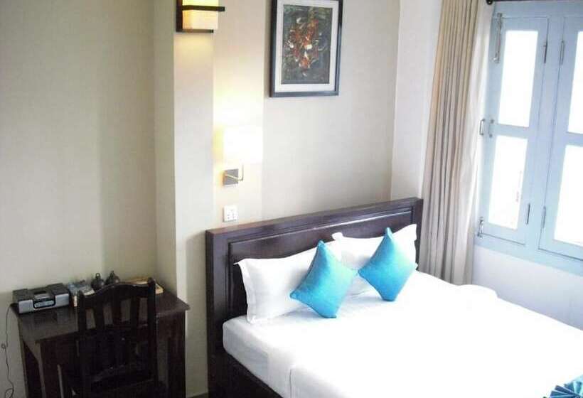 فندق The Columns