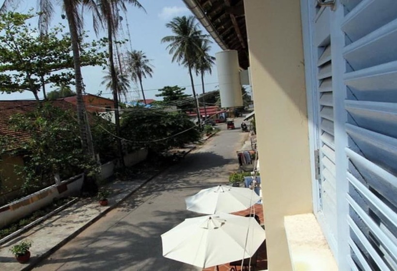 فندق The Columns