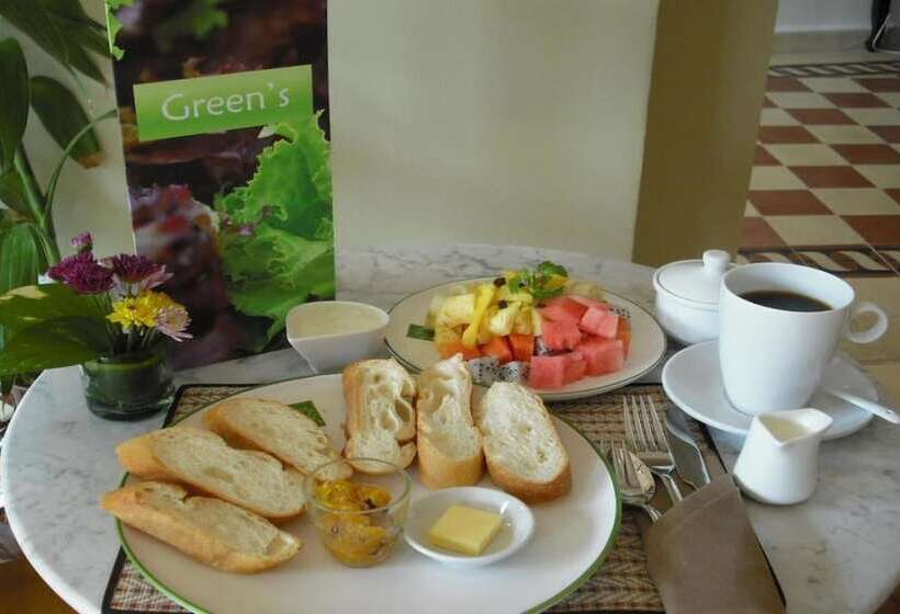 فندق The Columns