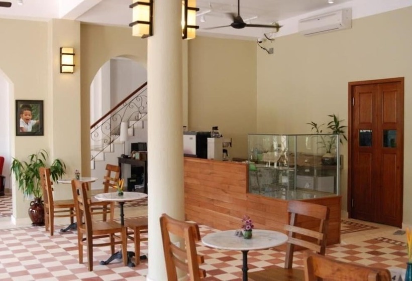 فندق The Columns