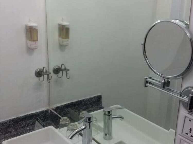 فندق The Columns