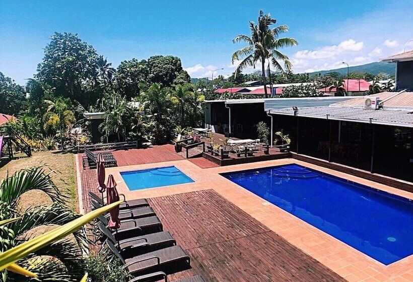 فندق Travellers Point