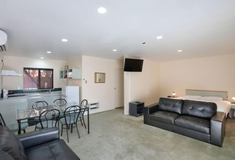 Pavilion Motel & Conference Centre