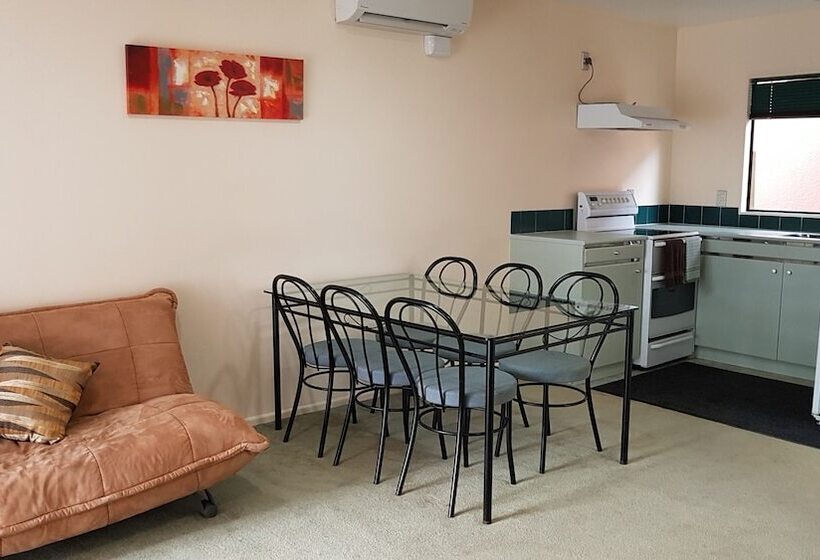 Pavilion Motel & Conference Centre