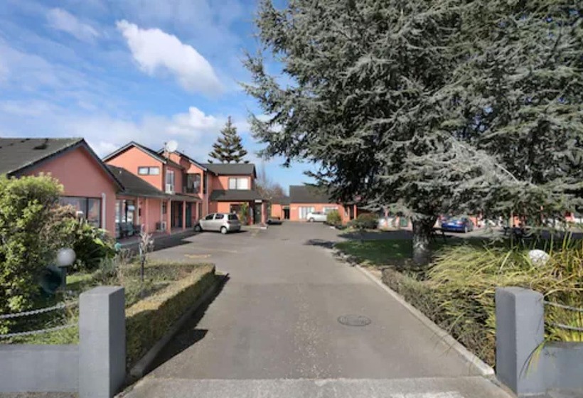 Pavilion Motel & Conference Centre