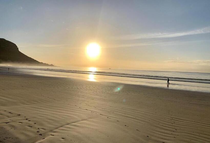 بنسيون Abington Manor Fish Hoek Guesthouse