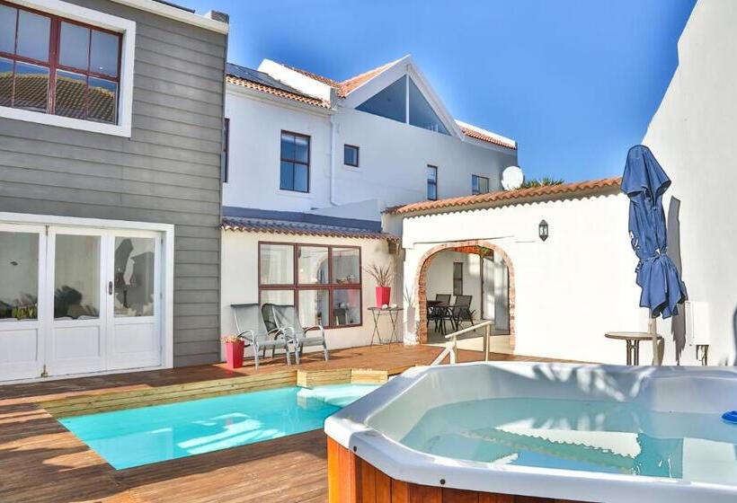 بنسيون Abington Manor Fish Hoek Guesthouse