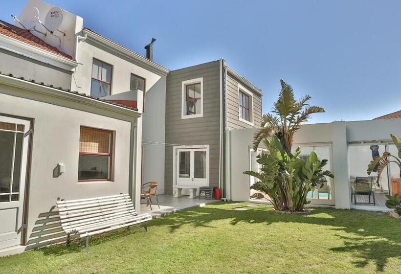 بنسيون Abington Manor Fish Hoek Guesthouse