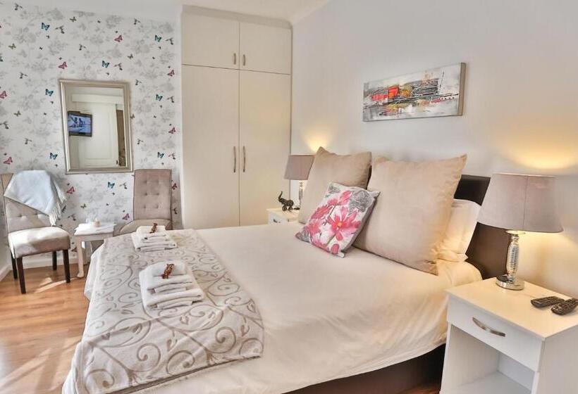 بنسيون Abington Manor Fish Hoek Guesthouse