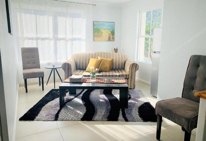 بنسيون Abington Manor Fish Hoek Guesthouse